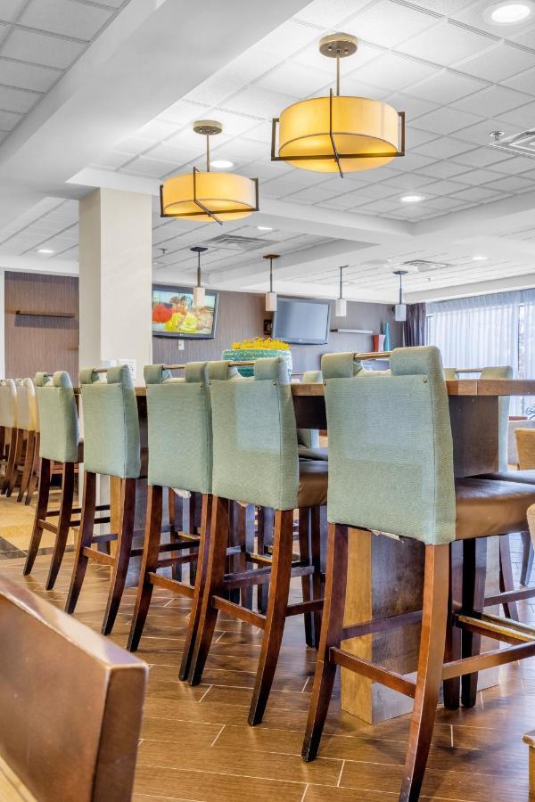 Wingate By Wyndham Chicago Schaumburg Hotel Екстериор снимка