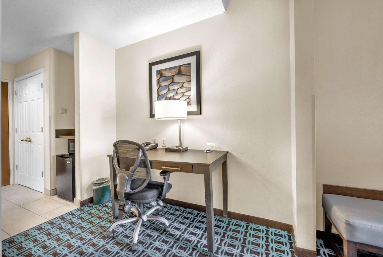 Wingate By Wyndham Chicago Schaumburg Hotel Екстериор снимка