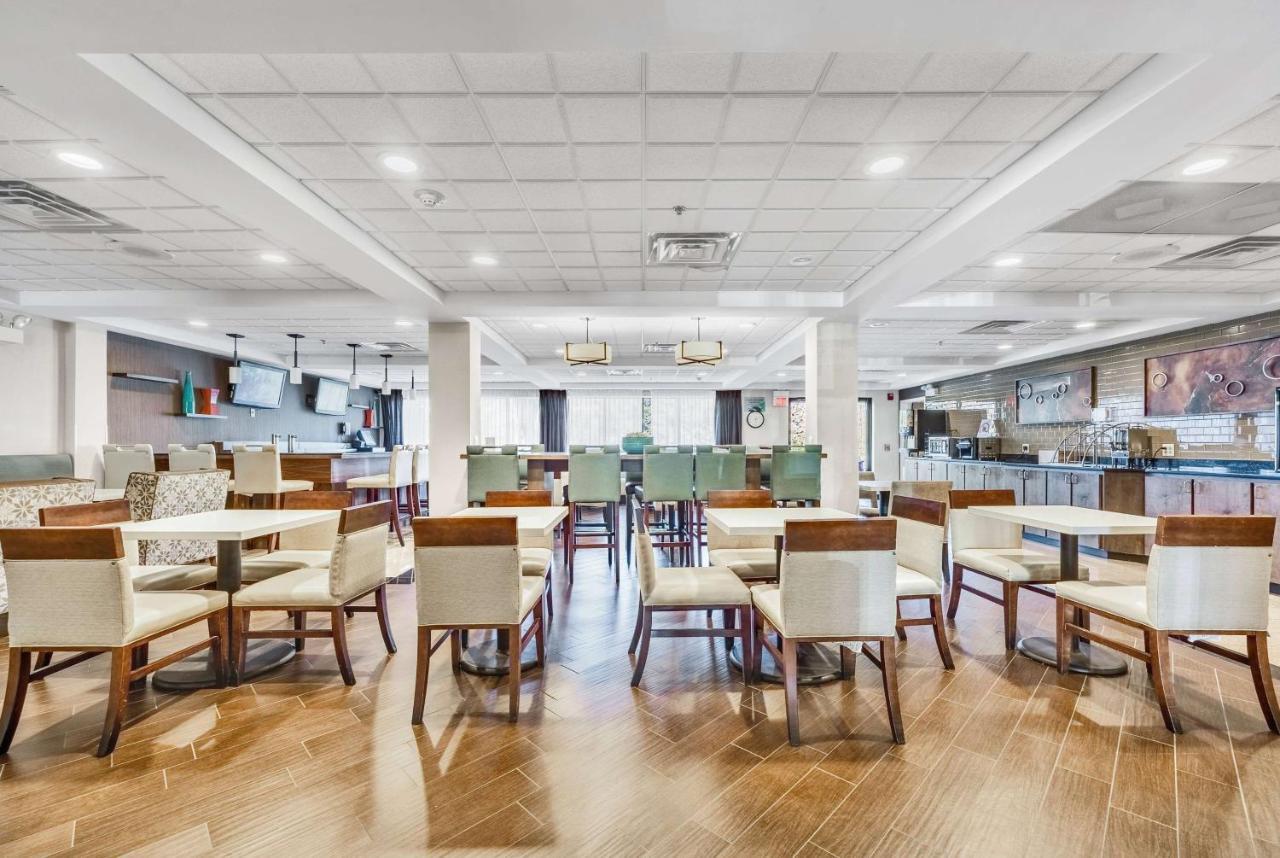 Wingate By Wyndham Chicago Schaumburg Hotel Екстериор снимка