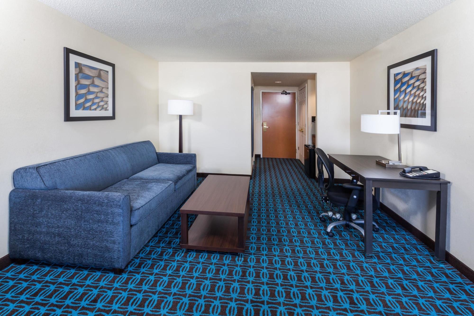 Wingate By Wyndham Chicago Schaumburg Hotel Екстериор снимка