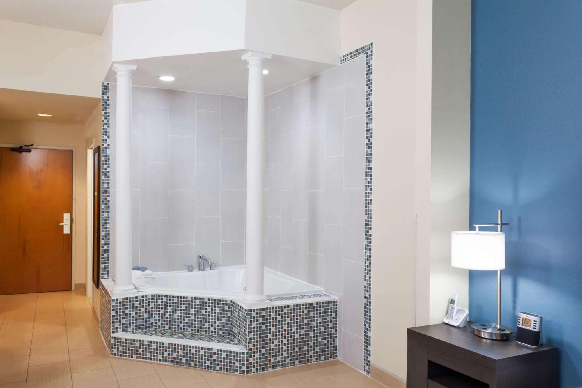Wingate By Wyndham Chicago Schaumburg Hotel Екстериор снимка