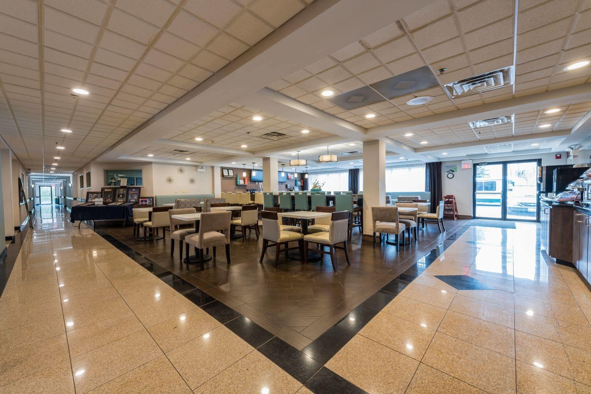 Wingate By Wyndham Chicago Schaumburg Hotel Екстериор снимка