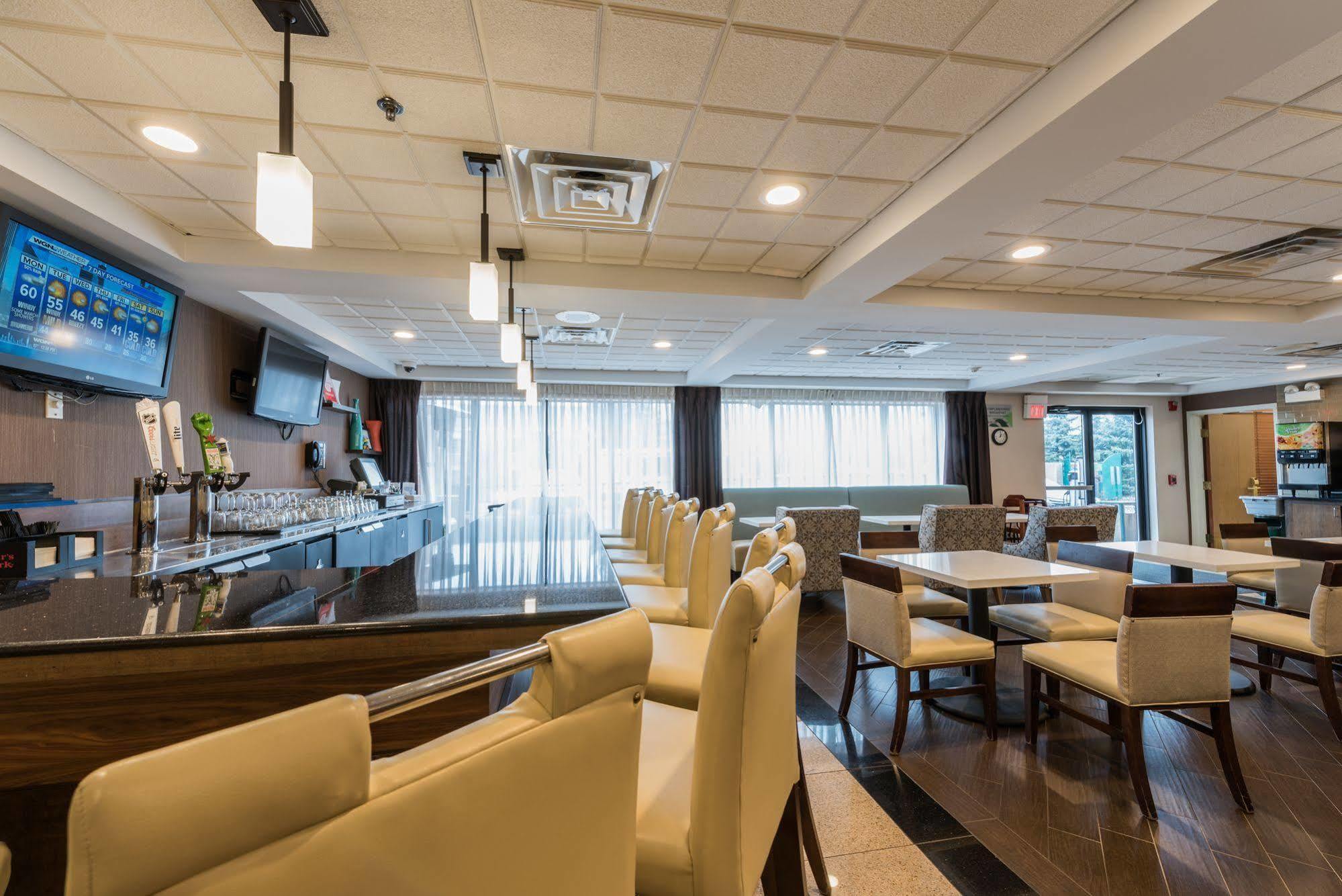 Wingate By Wyndham Chicago Schaumburg Hotel Екстериор снимка